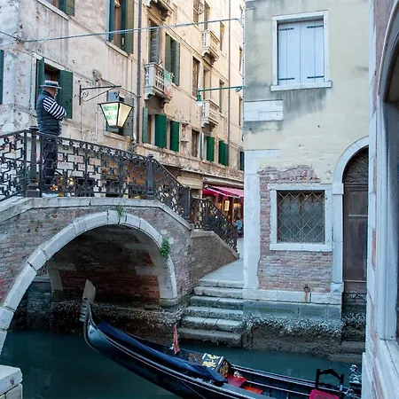 At 2 Minutes From San Marco Square アパート