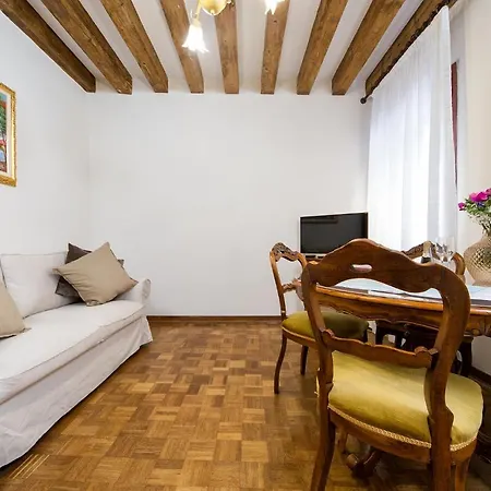 Daire At 2 Minutes From San Marco Square Venedik