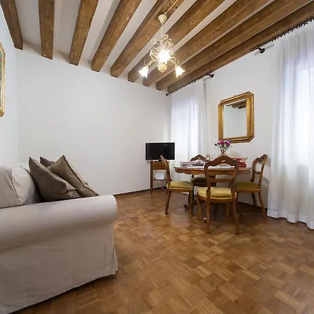 At 2 Minutes From San Marco Square Daire Venedik
